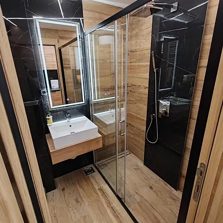 Apartment Relax With Sauna And Jacuzzi In Center Novi Sad