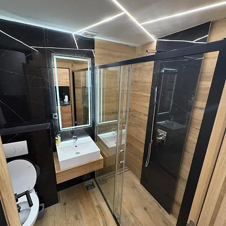 Relax With Sauna And Jacuzzi In Center *