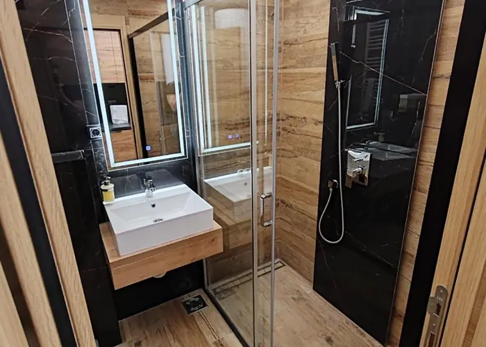 Lägenhet Relax With Sauna And Jacuzzi In Center Novi Sad